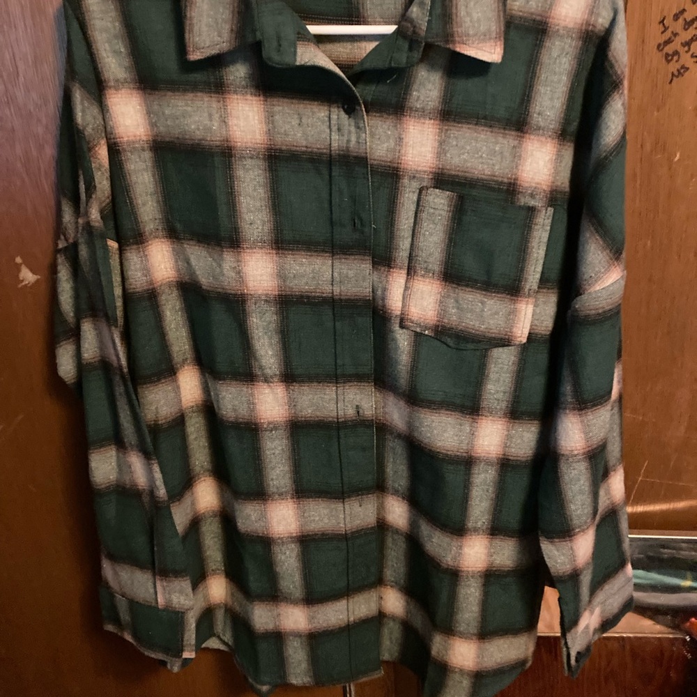 Nice plaid top , green & black plaid